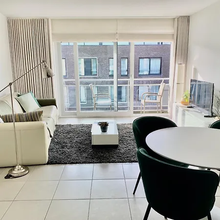 Gezellig Modern Met Optie Garagebox En In De Buurt Strand, Winkels En Restaurants Διαμέρισμα *